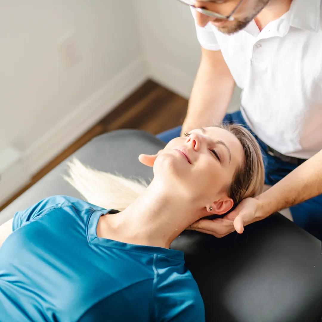 Patient suffering from Neck Pain seeing a chiropractor in lichfield